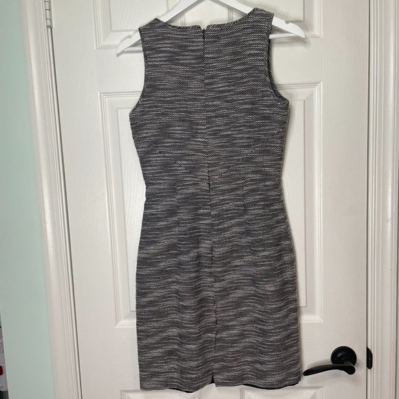 Banana Republic Women’s Woven Tweed Sheath Dress V-neck with Slit - Picture 4 of 7